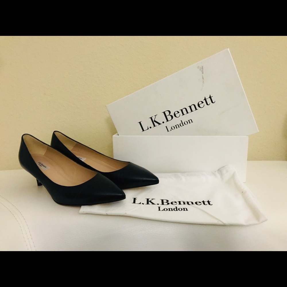 Black leather women shoes 2” heels